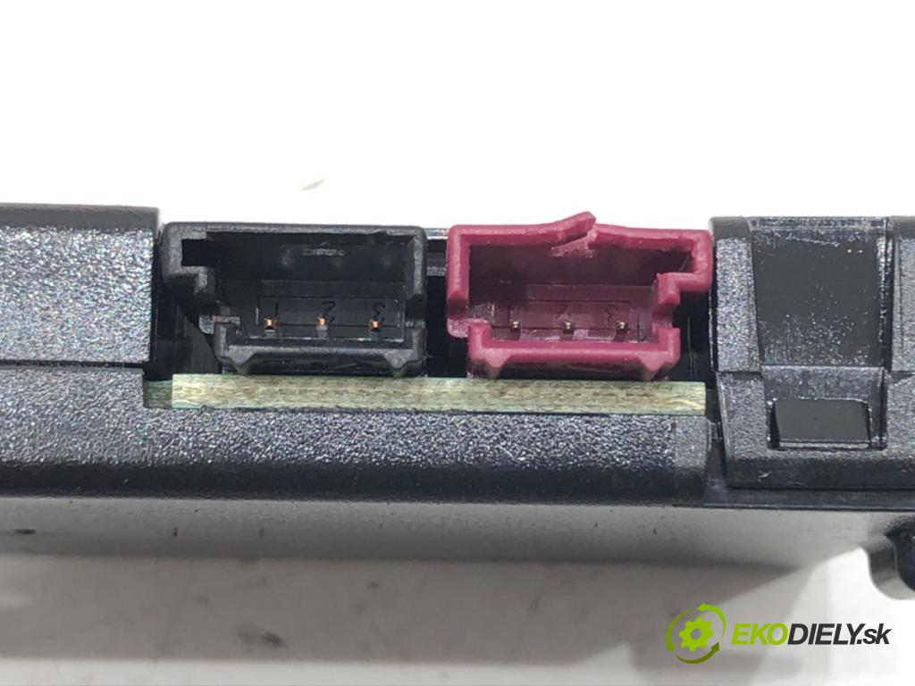 BMW 3 Touring (F31) 2012 - 2019    320 d 135 kW [184 KM] olej napędowy 2012 - 2016  Zosilňovač Antenní: 9231510 (Zosilňovače)