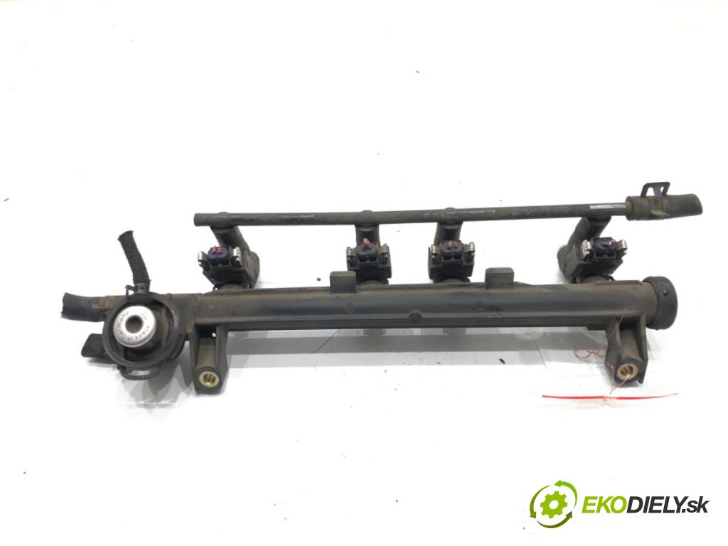 VW GOLF IV (1J1) 1997 - 2008    2.0 85 kW [115 KM] benzyna 1998 - 2004  Lišta vstrekovacia 037133035C (Vstrekovacie lišty)