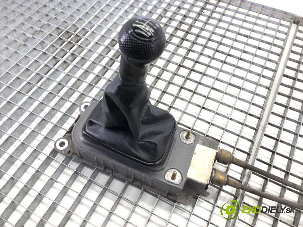 VW GOLF IV (1J1) 1997 - 2008    2.0 85 kW [115 KM] benzyna 1998 - 2004  Kulisa  (Rýchlostné páky / kulisy)