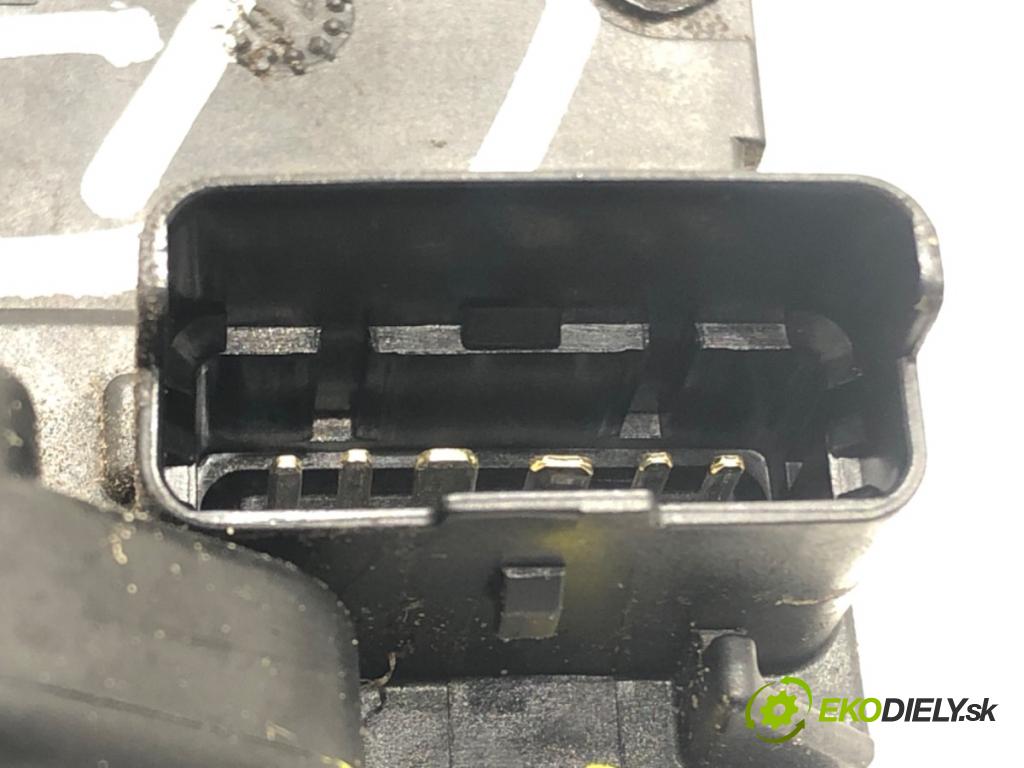 NISSAN QASHQAI / QASHQAI +2 I (J10, NJ10, JJ10E) 2006 - 2014    2.0 104 kW [141 KM] benzyna 2007 - 2013  zámok dveře levý přední část