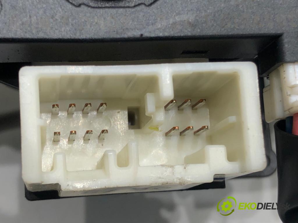 NISSAN QASHQAI / QASHQAI +2 I (J10, NJ10, JJ10E) 2006 - 2014    2.0 104 kW [141 KM] benzyna 2007 - 2013  Prepínač kombinovaný 47945JD00A (Prepínače, spínače, tlačidlá a ovládače kúrenia)