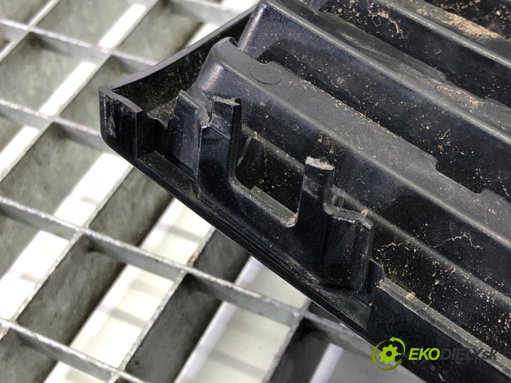 NISSAN QASHQAI / QASHQAI +2 I (J10, NJ10, JJ10E) 2006 - 2014    2.0 104 kW [141 KM] benzyna 2007 - 2013  mřížka maska 62310BR00A (Mřížky (masky) chladičů)