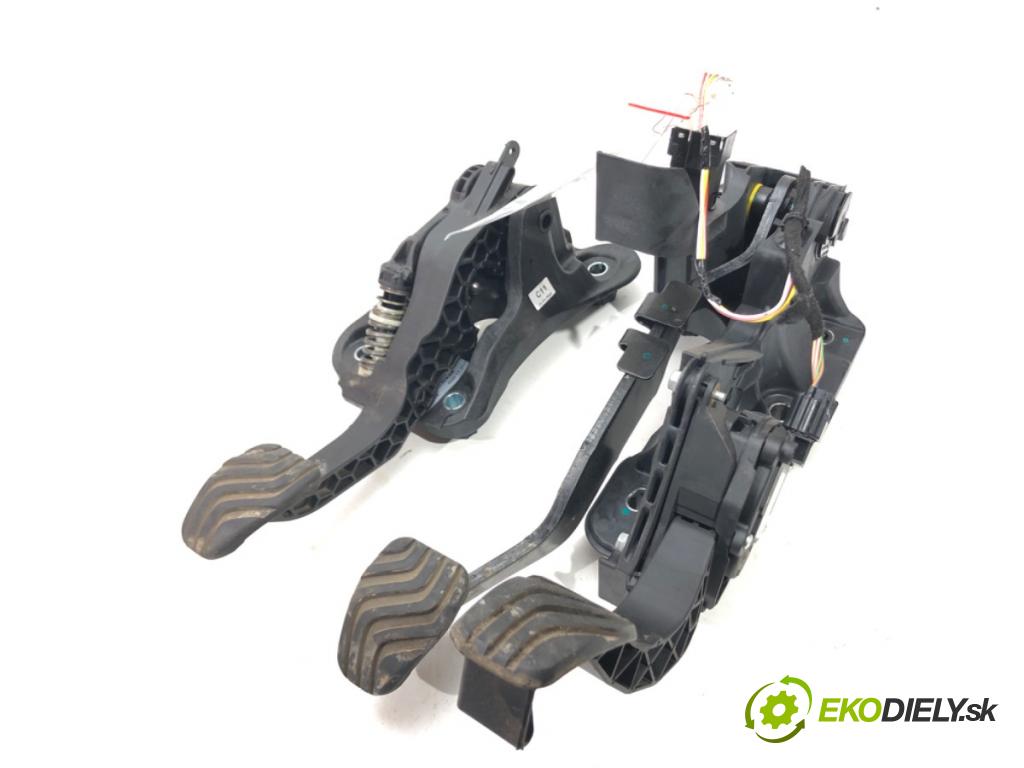 DACIA DUSTER (HM_) 2017 - 2022    1.5 dCi 115 (HMAD) 85 kW [116 KM] olej napędowy 2017 - 2022  PEDÁL: manuálne 180108467R 465032674R (Pedále)