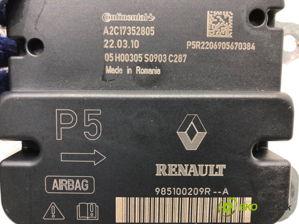 DACIA DUSTER (HM_) 2017 - 2022    1.5 dCi 115 (HMAD) 85 kW [116 KM] olej napędowy 2017 - 2022  senzor airbag 985100209R (Snímače)
