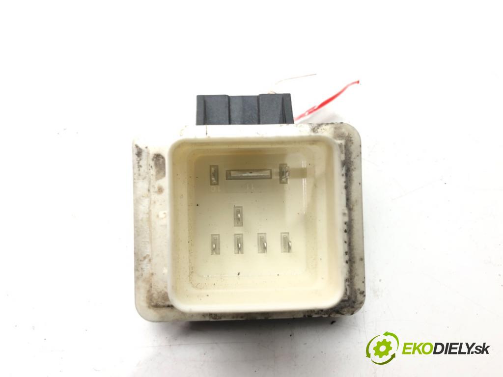 DACIA DUSTER (HM_) 2017 - 2022    1.5 dCi 115 (HMAD) 85 kW [116 KM] olej napędowy 2017 - 2022  relé sviečok žhavenia A60890002 (Relé)