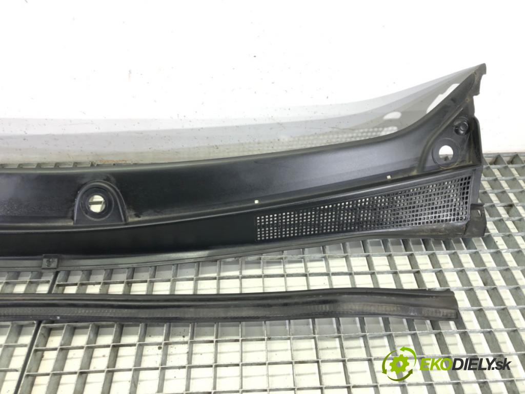 DACIA DUSTER (HM_) 2017 - 2022    1.5 dCi 115 (HMAD) 85 kW [116 KM] olej napędowy 2017 - 2022  Torpédo, plast pod čelné okno 668113292R (Torpéda)