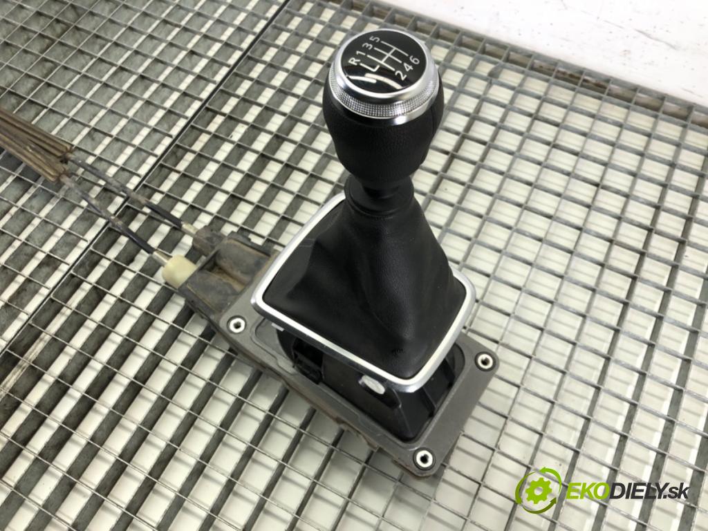 DACIA DUSTER (HM_) 2017 - 2022    1.5 dCi 115 (HMAD) 85 kW [116 KM] olej napędowy 2017 - 2022  Kulisa  (Rýchlostné páky / kulisy)