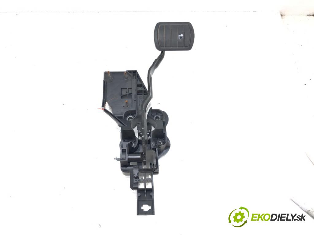 TOYOTA PROACE CITY VERSO nadwozie wielkoprzestrzenne (MPV) 2019 - 2022    1.5 D-4D 130 (BKYMA) 96 kW [131 KM] olej napędowy 2019 - 2022  PEDÁL:  (Pedále)