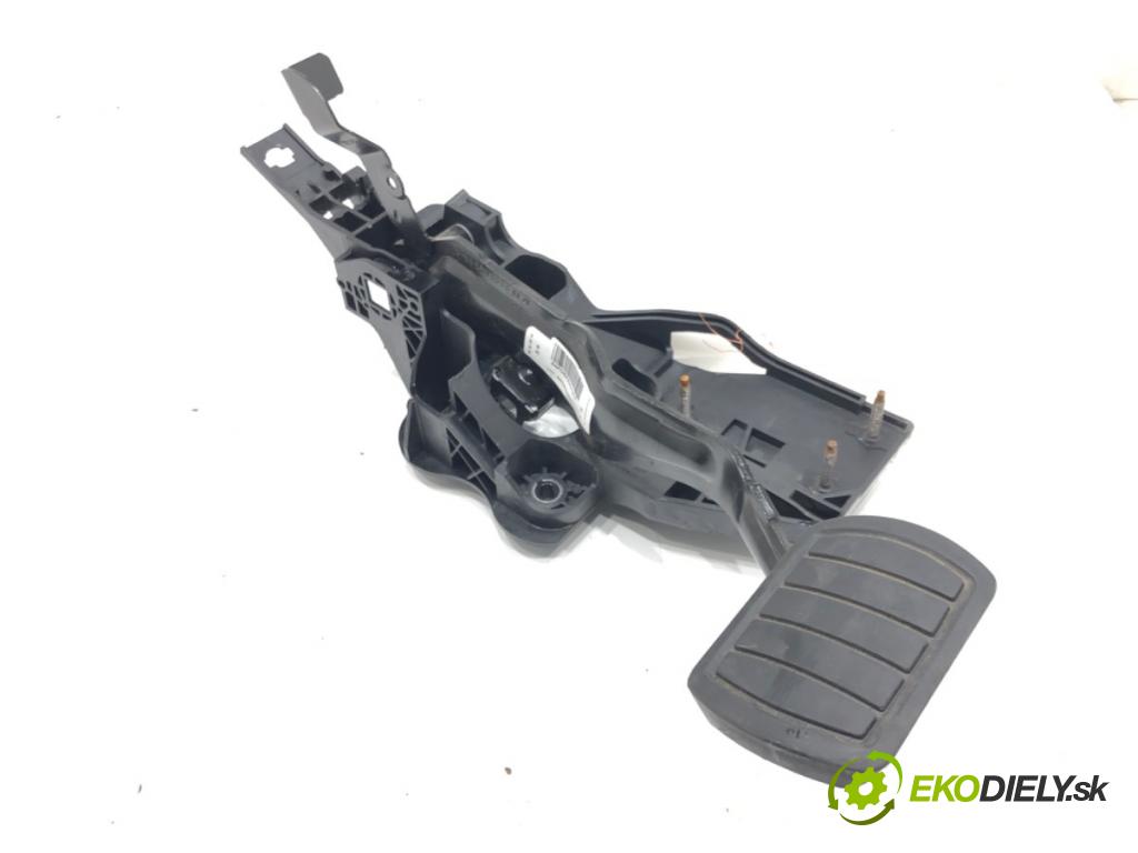 TOYOTA PROACE CITY VERSO nadwozie wielkoprzestrzenne (MPV) 2019 - 2022    1.5 D-4D 130 (BKYMA) 96 kW [131 KM] olej napędowy 2019 - 2022  PEDÁL:  (Pedále)