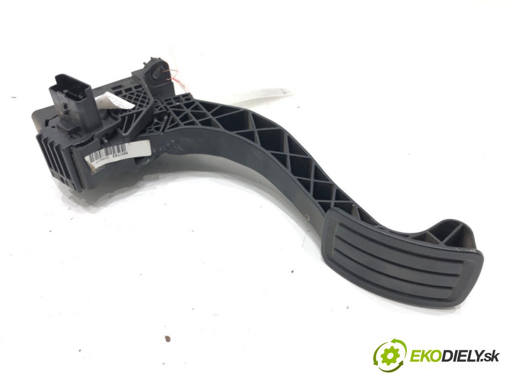 TOYOTA PROACE CITY VERSO nadwozie wielkoprzestrzenne (MPV) 2019 - 2022    1.5 D-4D 130 (BKYMA) 96 kW [131 KM] olej napędowy 2019 - 2022  Potenciometer plynu 9854066180 (Pedále)