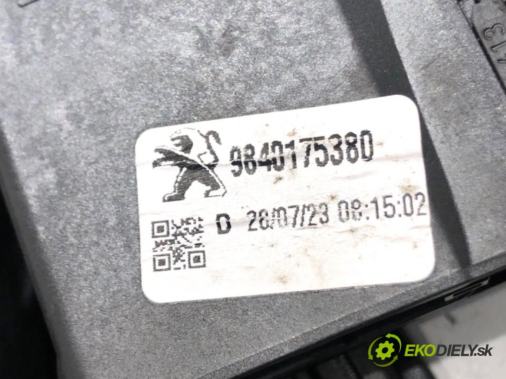 TOYOTA PROACE CITY VERSO nadwozie wielkoprzestrzenne (MPV) 2019 - 2022    1.5 D-4D 130 (BKYMA) 96 kW [131 KM] olej napędowy 2019 - 2022  mechanismus okna pravý zadní část 9840175380
