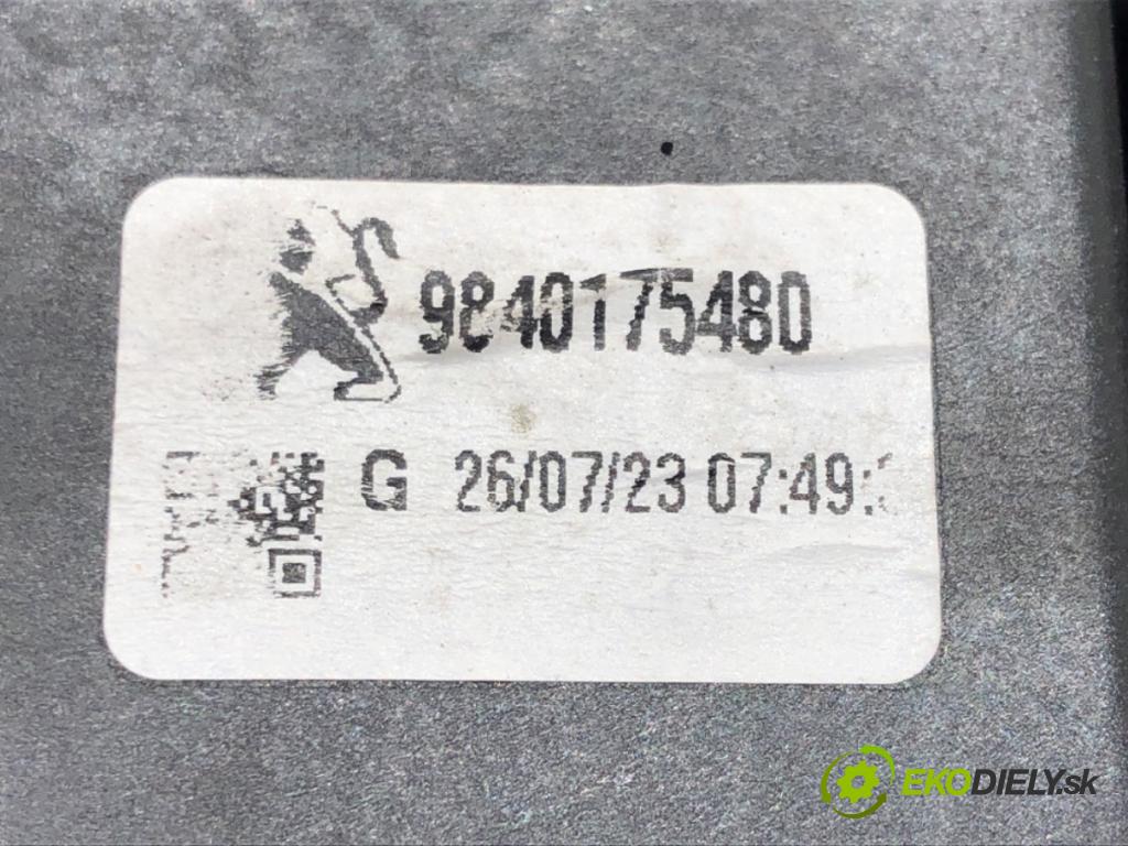TOYOTA PROACE CITY VERSO nadwozie wielkoprzestrzenne (MPV) 2019 - 2022    1.5 D-4D 130 (BKYMA) 96 kW [131 KM] olej napędowy 2019 - 2022  mechanismus okna levý zadní část 9840175480