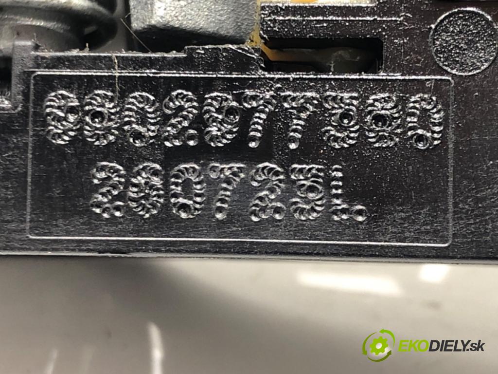 TOYOTA PROACE CITY VERSO nadwozie wielkoprzestrzenne (MPV) 2019 - 2022    1.5 D-4D 130 (BKYMA) 96 kW [131 KM] olej napędowy 2019 - 2022  Kľučka vonkajšia ľavy predný