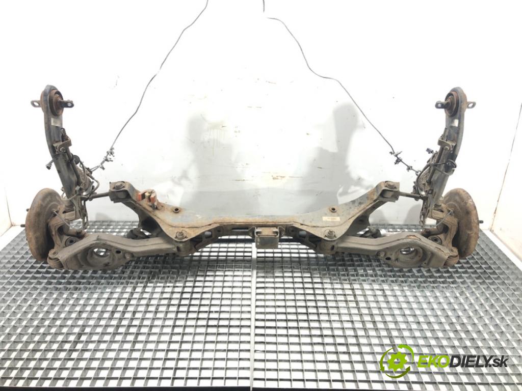 HYUNDAI i30 (GD) 2011 - 2022    1.6 CRDi 94 kW [128 KM] olej napędowy 2011 - 2015  výztuha zadní část 