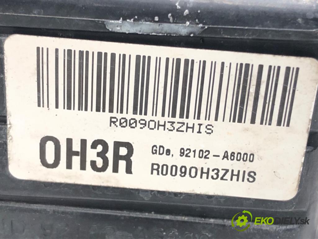HYUNDAI i30 (GD) 2011 - 2022    1.6 CRDi 94 kW [128 KM] olej napędowy 2011 - 2015  Svetlomet pravy predný 92102-A6000