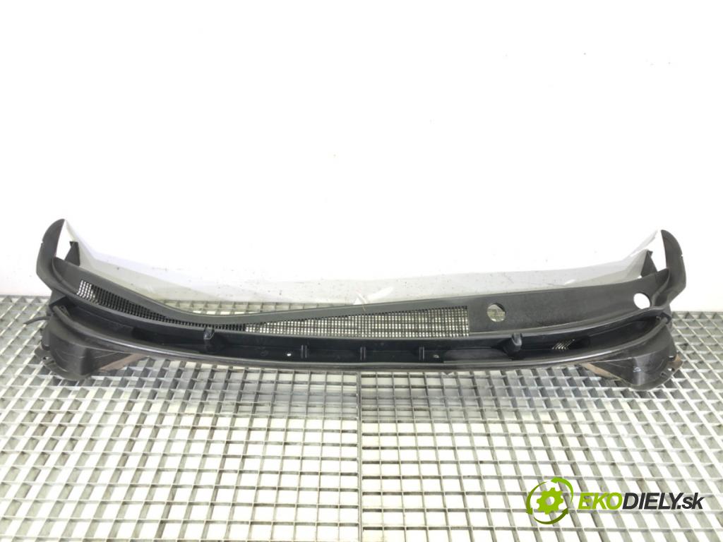 HYUNDAI i30 (GD) 2011 - 2022    1.6 CRDi 94 kW [128 KM] olej napędowy 2011 - 2015  Torpédo, plast pod čelné okno 86151-A6000 (Torpéda)