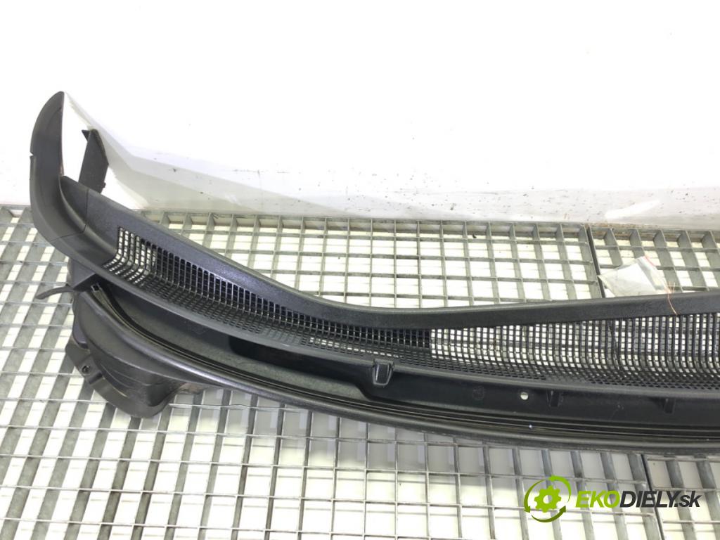 HYUNDAI i30 (GD) 2011 - 2022    1.6 CRDi 94 kW [128 KM] olej napędowy 2011 - 2015  Torpédo, plast pod čelné okno 86151-A6000 (Torpéda)