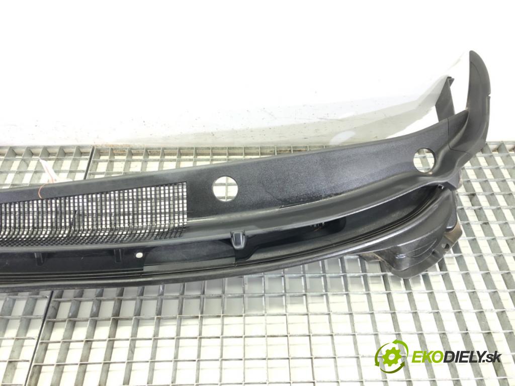 HYUNDAI i30 (GD) 2011 - 2022    1.6 CRDi 94 kW [128 KM] olej napędowy 2011 - 2015  Torpédo, plast pod čelné okno 86151-A6000 (Torpéda)