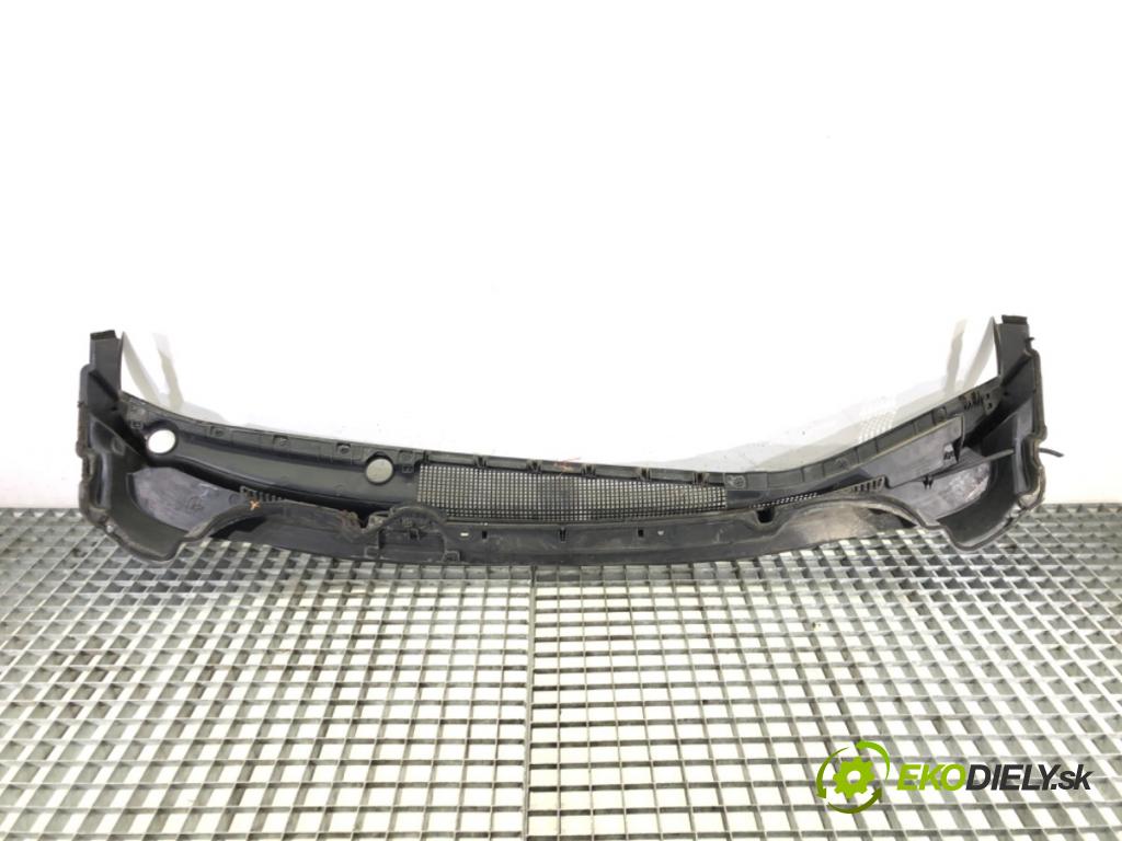 HYUNDAI i30 (GD) 2011 - 2022    1.6 CRDi 94 kW [128 KM] olej napędowy 2011 - 2015  Torpédo, plast pod čelné okno 86151-A6000 (Torpéda)