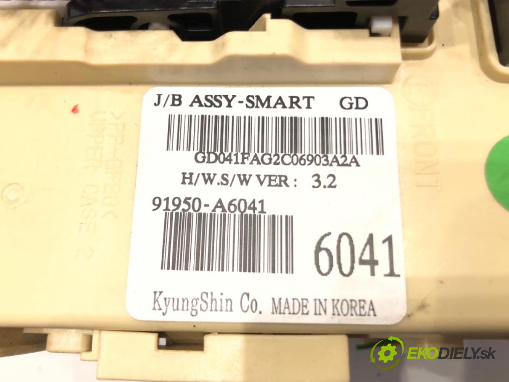 HYUNDAI i30 (GD) 2011 - 2022    1.6 CRDi 94 kW [128 KM] olej napędowy 2011 - 2015  Modul BSI 91950-A6041 (Poistkové skrinky)
