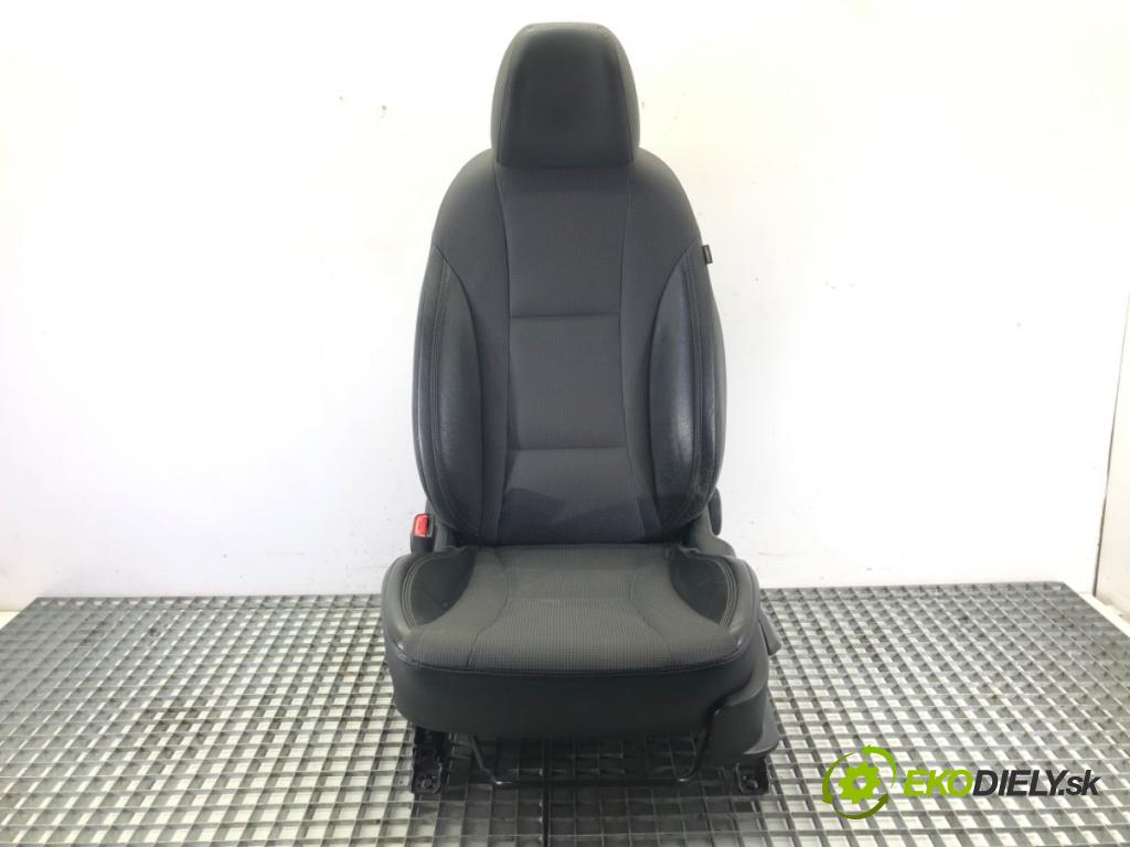 HYUNDAI i30 (GD) 2011 - 2022    1.6 CRDi 94 kW [128 KM] olej napędowy 2011 - 2015  Sedadlo ľavy predný 