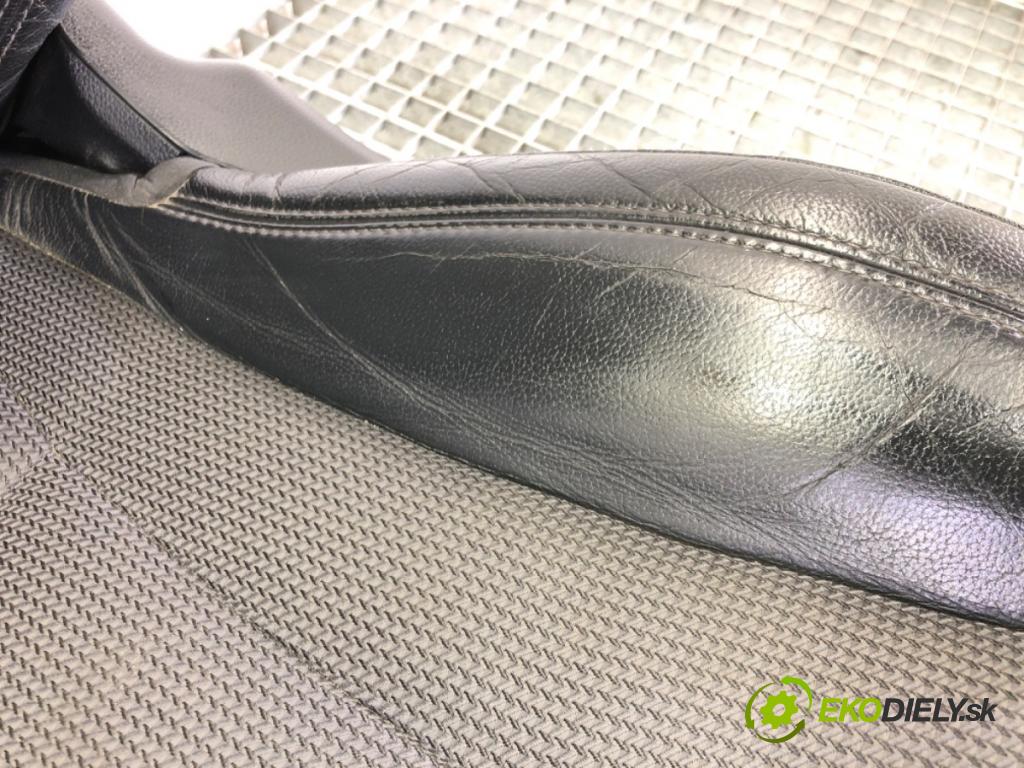 HYUNDAI i30 (GD) 2011 - 2022    1.6 CRDi 94 kW [128 KM] olej napędowy 2011 - 2015  Sedadlo ľavy predný