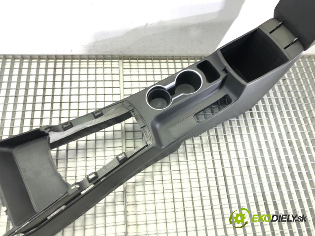 HYUNDAI i30 (GD) 2011 - 2022    1.6 CRDi 94 kW [128 KM] olej napędowy 2011 - 2015  Tunel stredový  (Stredový tunel / panel)