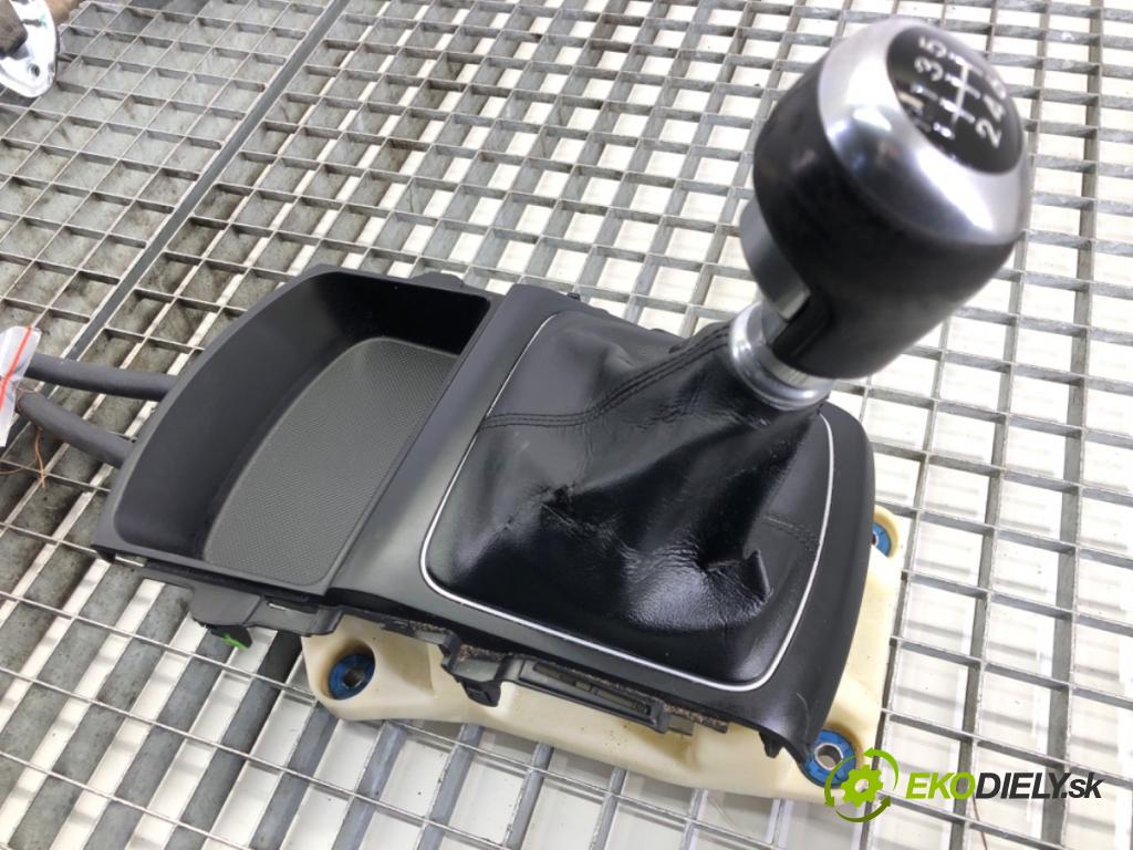 HYUNDAI i30 (GD) 2011 - 2022    1.6 CRDi 94 kW [128 KM] olej napędowy 2011 - 2015  Kulisa 84650A60004X (Rýchlostné páky / kulisy)