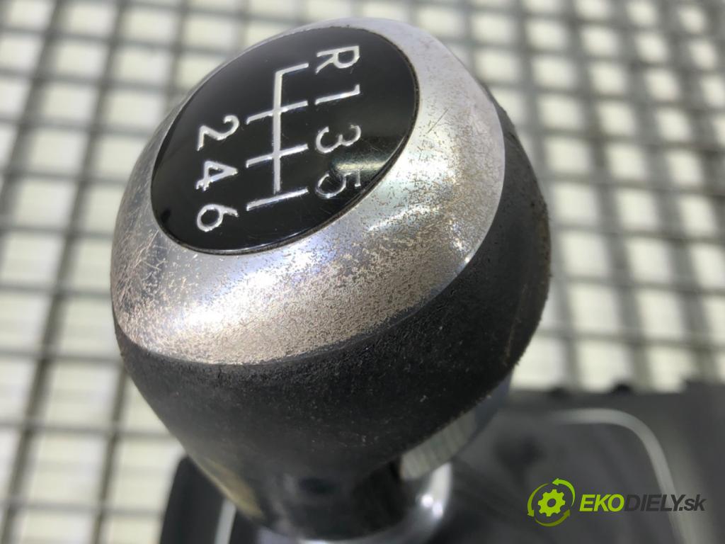 HYUNDAI i30 (GD) 2011 - 2022    1.6 CRDi 94 kW [128 KM] olej napędowy 2011 - 2015  Kulisa 84650A60004X (Rýchlostné páky / kulisy)