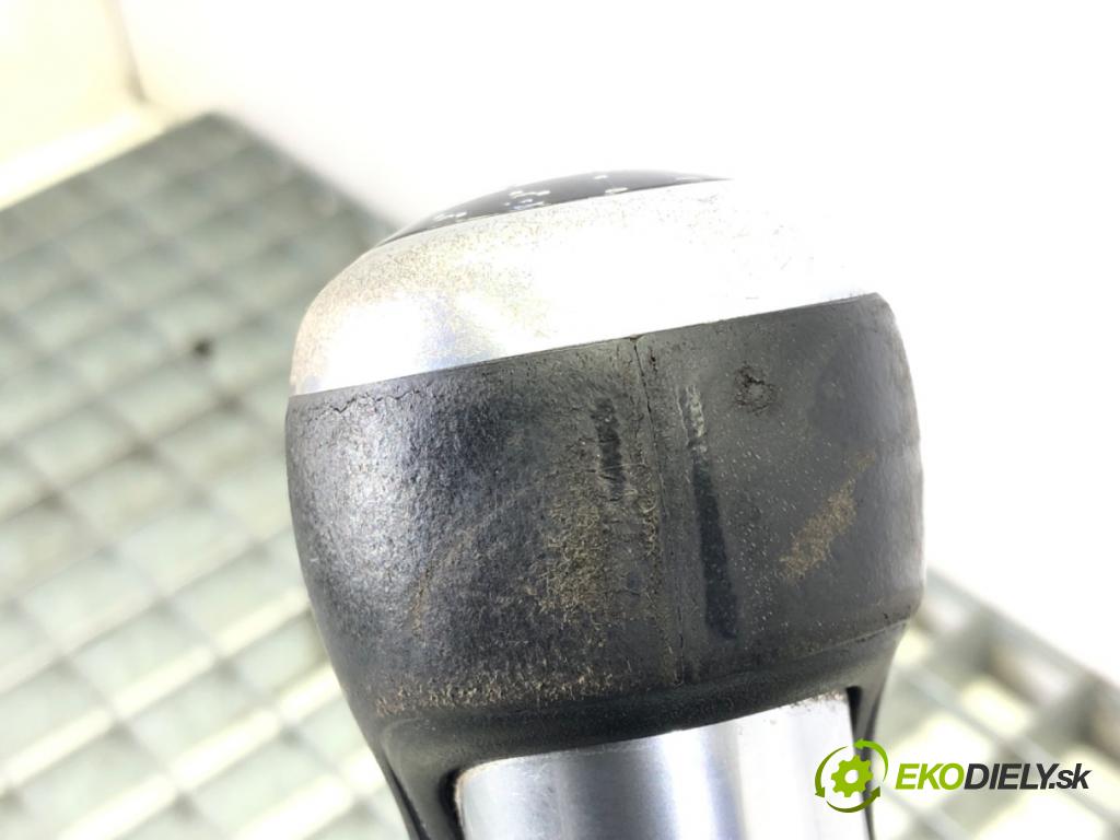 HYUNDAI i30 (GD) 2011 - 2022    1.6 CRDi 94 kW [128 KM] olej napędowy 2011 - 2015  Kulisa 84650A60004X (Rýchlostné páky / kulisy)