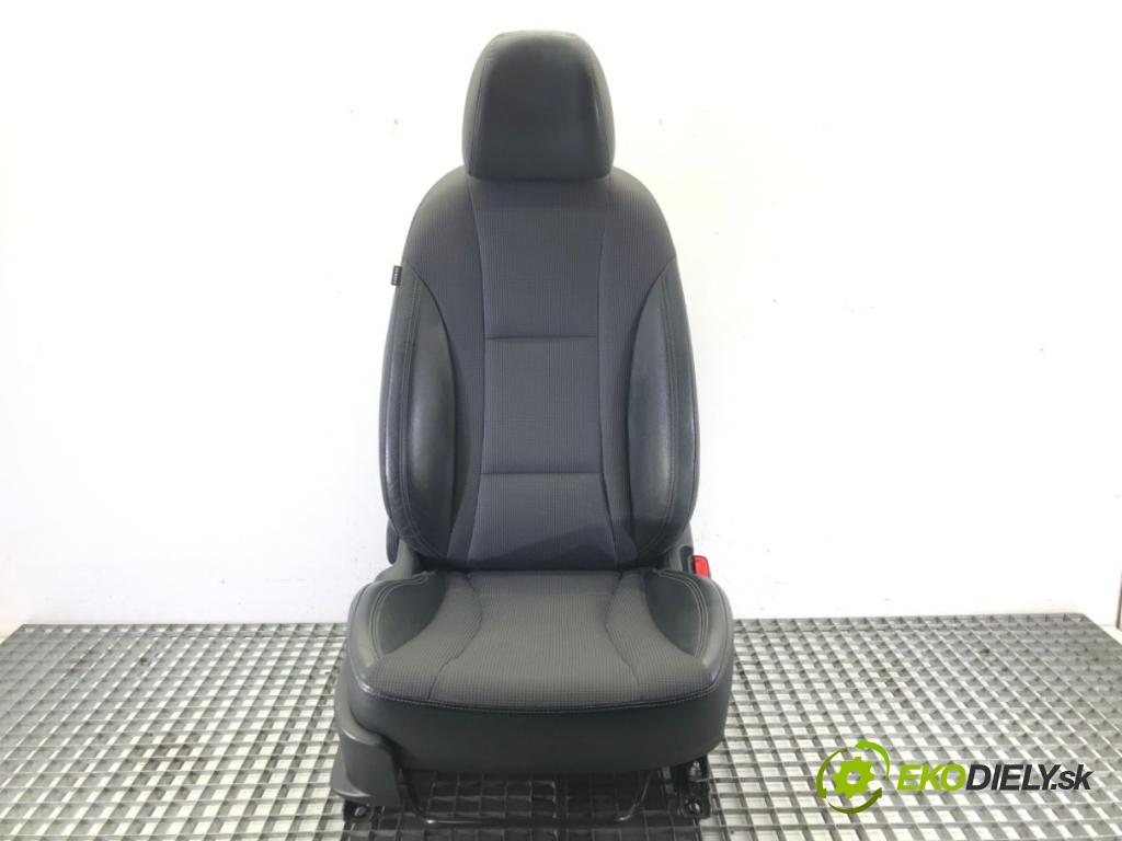 HYUNDAI i30 (GD) 2011 - 2022    1.6 CRDi 94 kW [128 KM] olej napędowy 2011 - 2015  Sedadlo pravy predný 