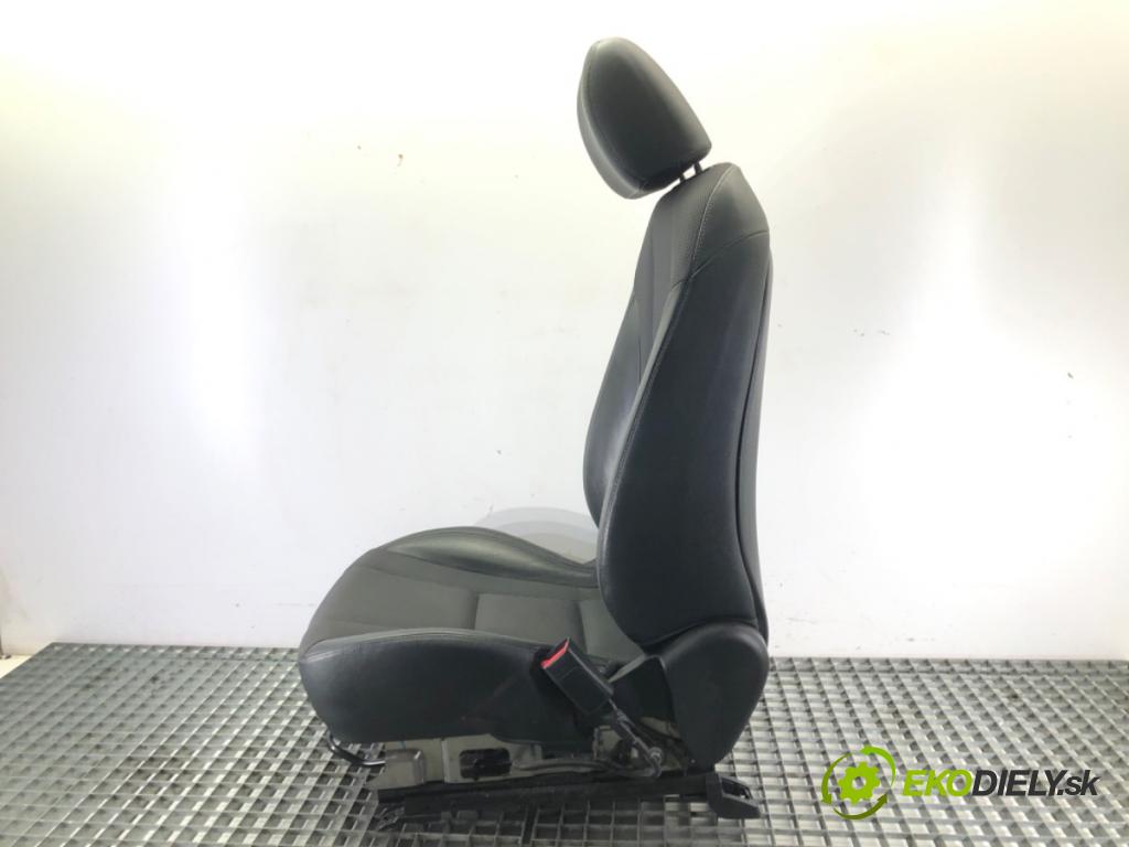 HYUNDAI i30 (GD) 2011 - 2022    1.6 CRDi 94 kW [128 KM] olej napędowy 2011 - 2015  Sedadlo pravy predný