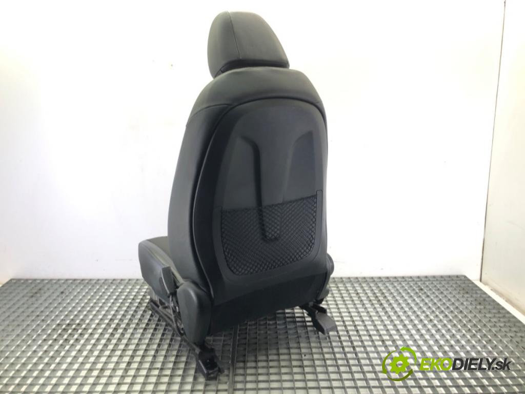HYUNDAI i30 (GD) 2011 - 2022    1.6 CRDi 94 kW [128 KM] olej napędowy 2011 - 2015  Sedadlo pravy predný