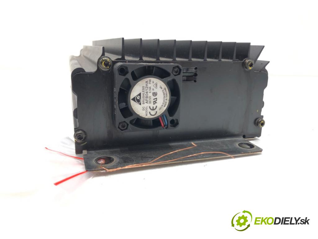 PORSCHE CAYENNE (9PA) 2002 - 2010    S 4.5 250 kW [340 KM] benzyna 2002 - 2007  Zosilňovač 7L5035456C (Zosilňovače)