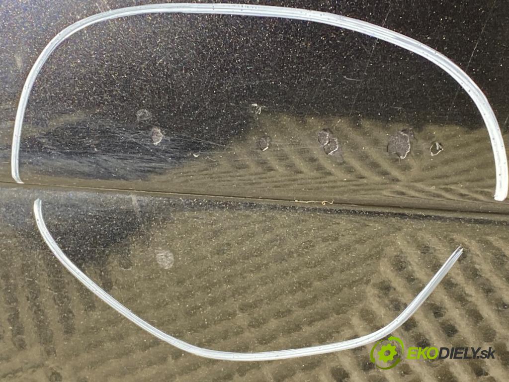 PORSCHE CAYENNE SUV 2003 250 kW S 4.5 4511 kapota zadní část