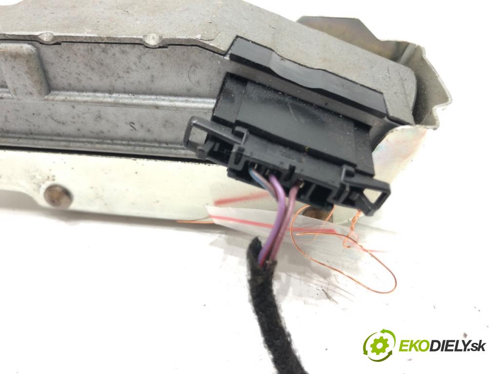 PORSCHE CAYENNE (9PA) 2002 - 2010    S 4.5 250 kW [340 KM] benzyna 2002 - 2007  blokáda volantu 4E0905852C (Ostatné)