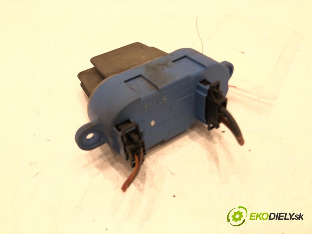 PORSCHE CAYENNE (9PA) 2002 - 2010    S 4.5 250 kW [340 KM] benzyna 2002 - 2007  odpor rezistor topení vzduchu 7L0907521 (Odpory topení)