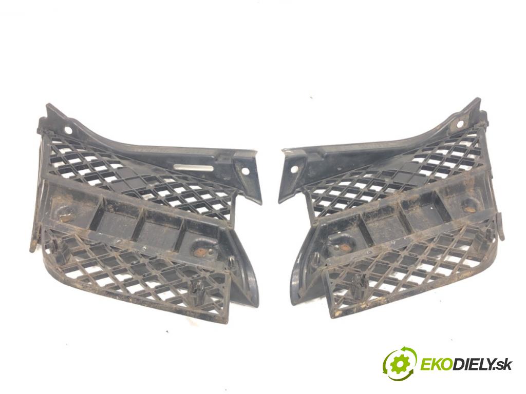 MITSUBISHI OUTLANDER I (CU_W) 2001 - 2008    2.0 (CU2W) 100 kW [136 KM] benzyna 2003 - 2006  mřížka maska MR971688 (Mřížky (masky) chladičů)