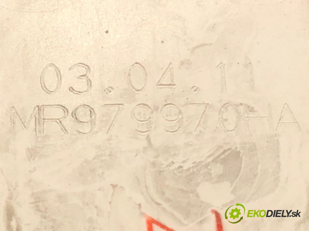 MITSUBISHI OUTLANDER I (CU_W) 2001 - 2008    2.0 (CU2W) 100 kW [136 KM] benzyna 2003 - 2006  Panel ovládania kúrenia MR979970 (Prepínače, spínače, tlačidlá a ovládače kúrenia)