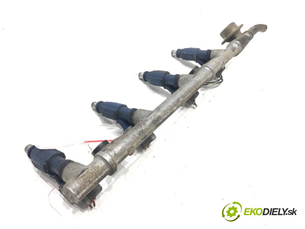 TOYOTA YARIS (_P1_) 1999 - 2005    1.0 (SCP10_) 50 kW [68 KM] benzyna 1999 - 2005  Lišta vstrekovacia 23250-0J010 (Vstrekovacie lišty)