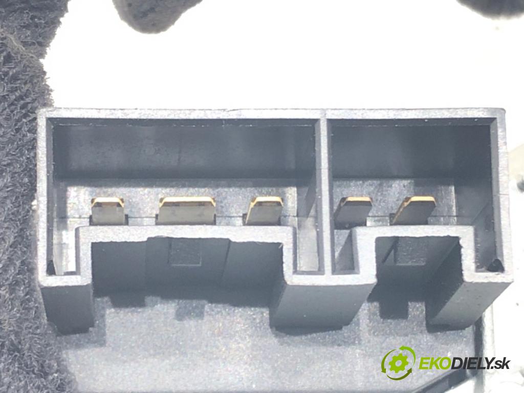 FIAT GRANDE PUNTO (199_) 2005 - 2022    1.4 (199AXB11, 199AXB1A, 199BXB1A, 199AXL1A) 57 kW [77 KM] benzyna 2005 - 2015  spinačka 51749998 (Spínacie skrinky a kľúče)