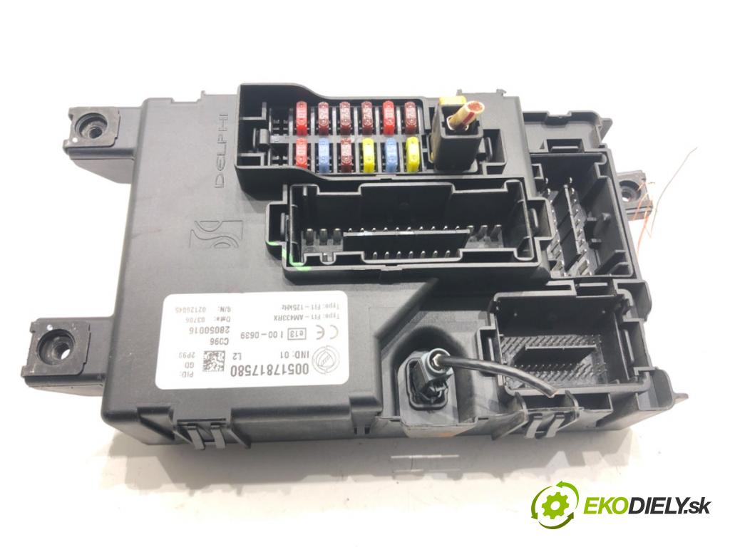 FIAT GRANDE PUNTO (199_) 2005 - 2022    1.4 (199AXB11, 199AXB1A, 199BXB1A, 199AXL1A) 57 kW [77 KM] benzyna 2005 - 2015  modul BSI 00517817580 (Pojistkové skříňky)