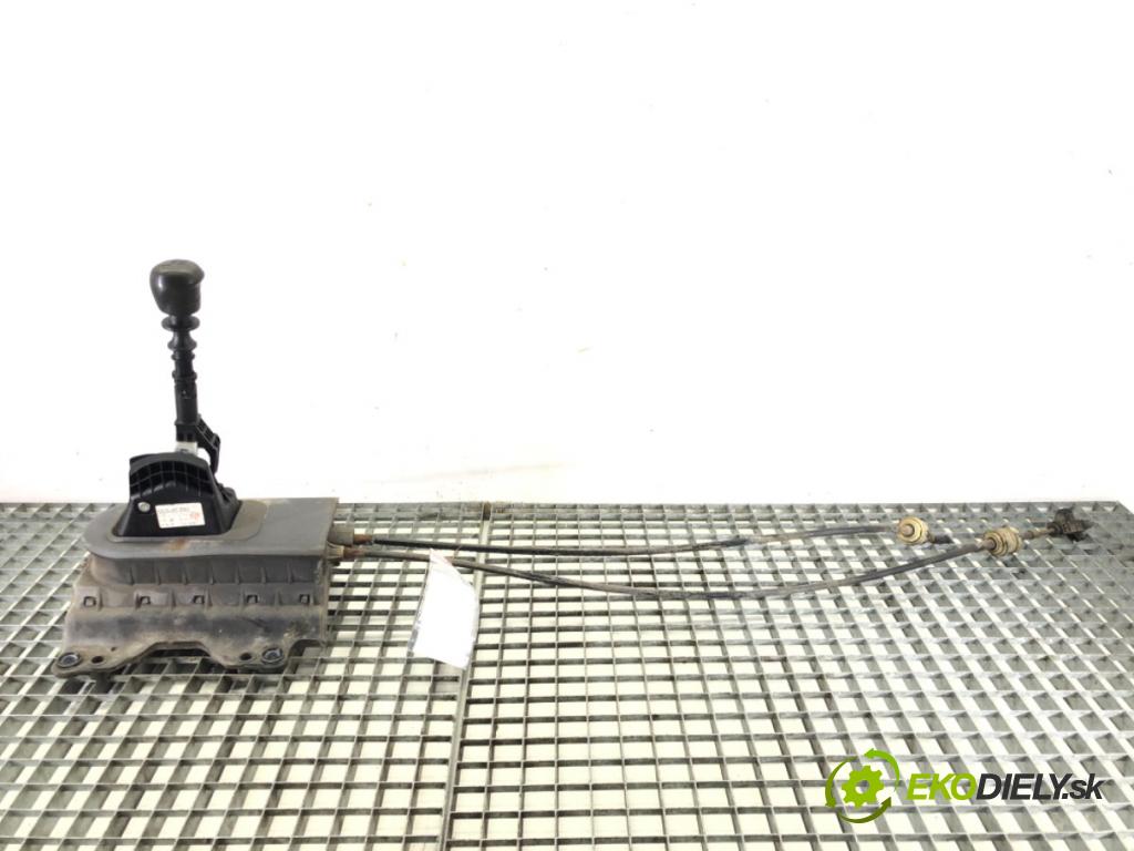 FIAT GRANDE PUNTO (199_) 2005 - 2022    1.4 (199AXB11, 199AXB1A, 199BXB1A, 199AXL1A) 57 kW [77 KM] benzyna 2005 - 2015  Kulisa 553485390 (Rýchlostné páky / kulisy)