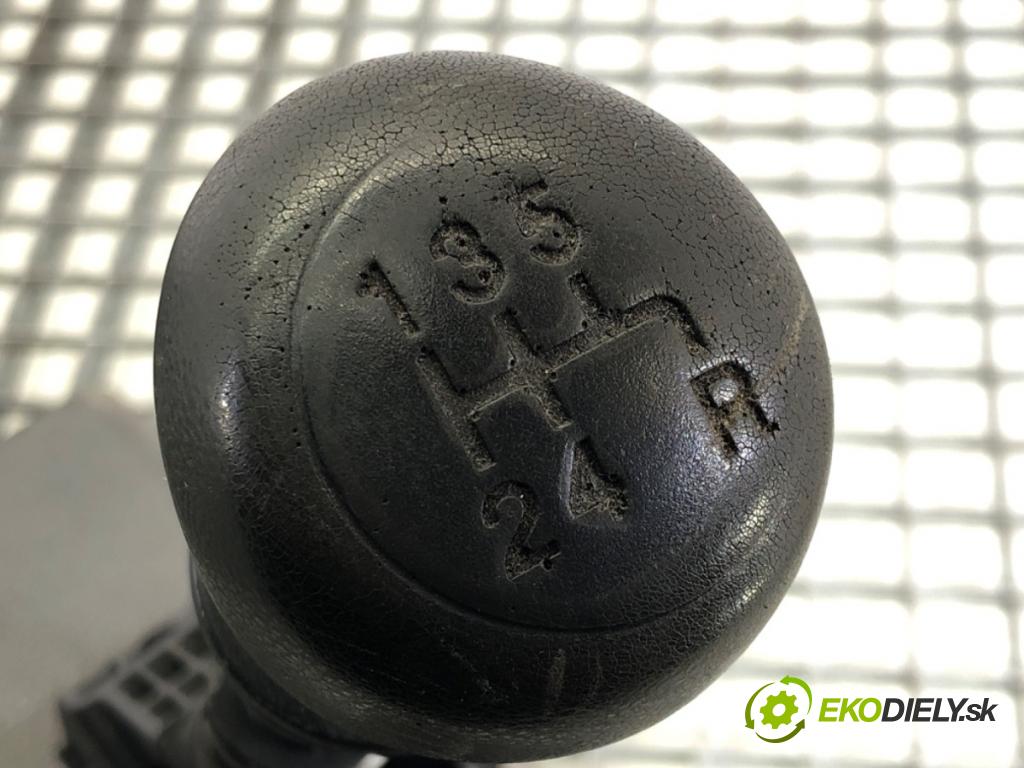 FIAT GRANDE PUNTO (199_) 2005 - 2022    1.4 (199AXB11, 199AXB1A, 199BXB1A, 199AXL1A) 57 kW [77 KM] benzyna 2005 - 2015  Kulisa 553485390 (Rýchlostné páky / kulisy)