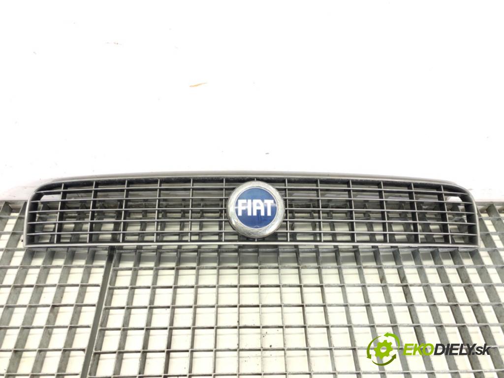 FIAT GRANDE PUNTO (199_) 2005 - 2022    1.4 (199AXB11, 199AXB1A, 199BXB1A, 199AXL1A) 57 kW [77 KM] benzyna 2005 - 2015  mřížka maska 735335775 (Mřížky (masky) chladičů)