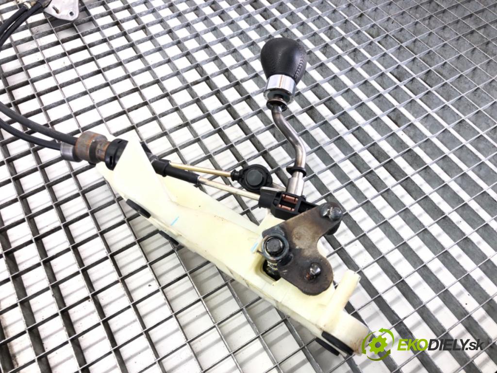 MAZDA 6 Hatchback (GG) 2002 - 2008    2.0 (GGES) 108 kW [147 KM] benzyna 2005 - 2007  Kulisa  (Rýchlostné páky / kulisy)