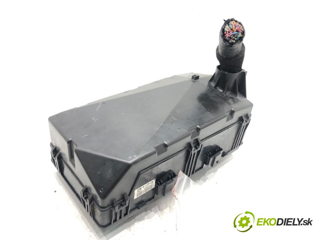 HONDA ODYSSEY (RL5) 2010 - 2022    3.5 185 kW [252 KM] benzyna 2010 - 2022  skříňka poistková TK8-A011 (Pojistkové skříňky)