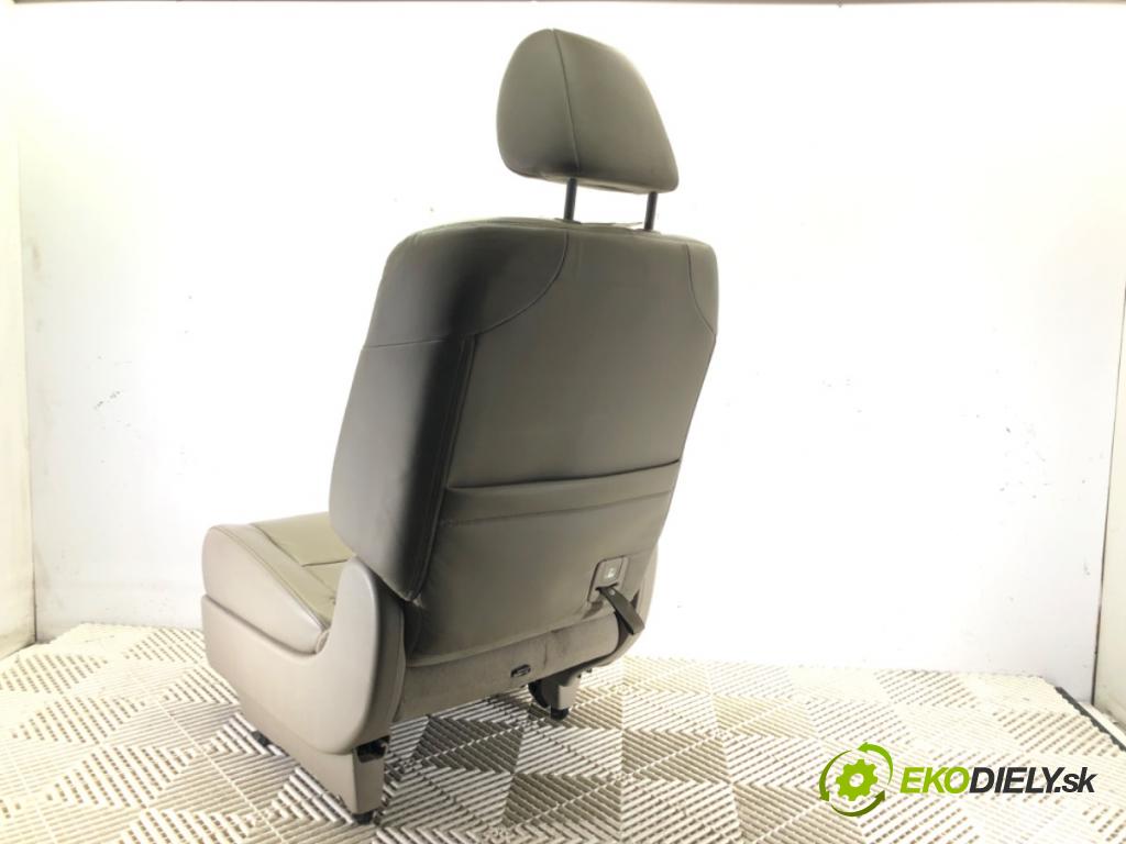 HONDA ODYSSEY (RL5) 2010 - 2022    3.5 185 kW [252 KM] benzyna 2010 - 2022  Sedadlo zad