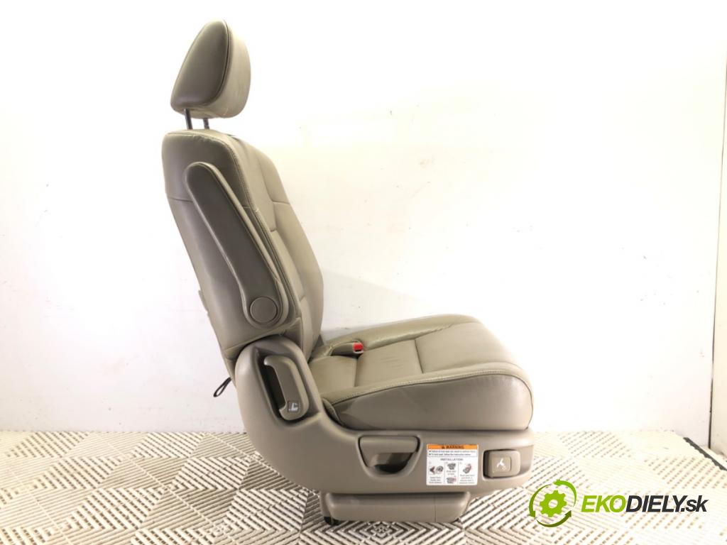 HONDA ODYSSEY (RL5) 2010 - 2022    3.5 185 kW [252 KM] benzyna 2010 - 2022  Sedadlo zad