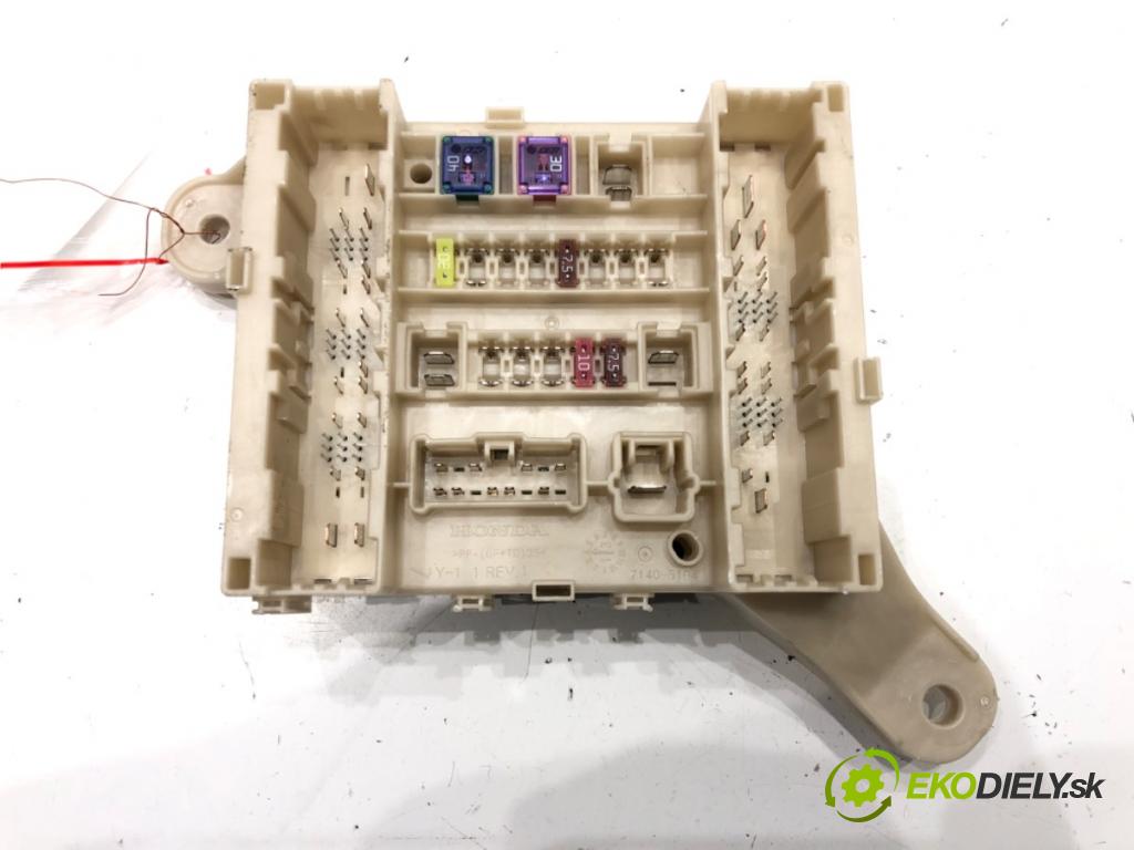 HONDA ODYSSEY (RL5) 2010 - 2022    3.5 185 kW [252 KM] benzyna 2010 - 2022  skříňka poistková 38230-TK8-A213 (Pojistkové skříňky)